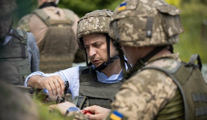 Украина готовит нападение на Донбасс: эксперт Юрий Швыткин