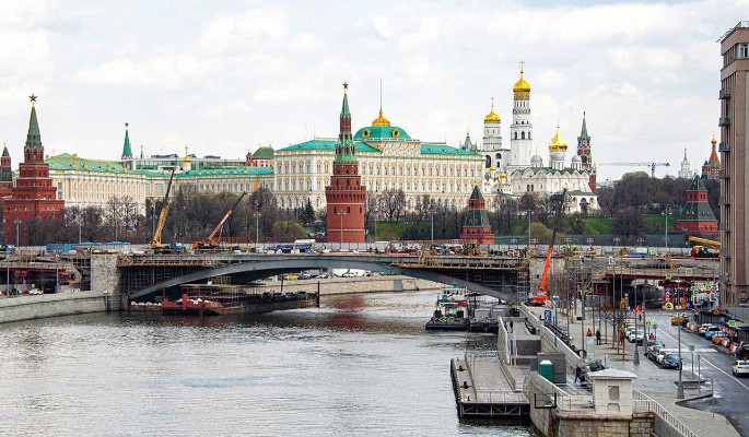 Как роботы чинят Большой Каменный мост в Москве
