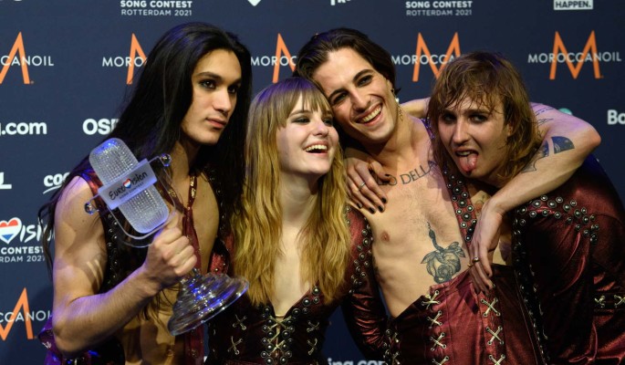 Что известно о победителях "Евровидения-2021": гей-скандал и слухи о наркотиках