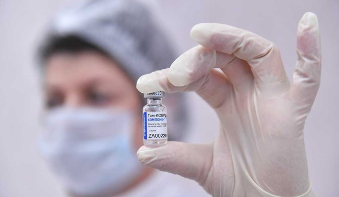Журнал Vaccines: "Спутник V" эффективен против новых штаммов коронавируса