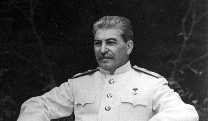 Ссорится с отцом и живет в машине: почему глухой правнук Сталина стал бомжом