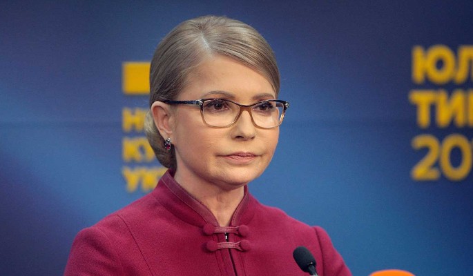 "Смешно, абсурдно и унизительно": Тимошенко отвергла идею Зеленского давать деньги за прививку