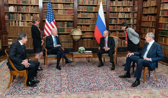 Эксперт Ковтун о вероятной встречи Путина и Байдена: в США считают, что разговаривать не о чем