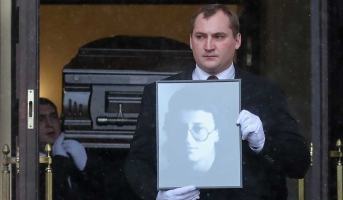 "Зачем это?": предмет на лице покойного Градского шокировал россиян