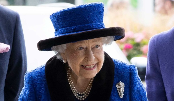 СМИ: Тяжелобольную Елизавету II готовятся сменить несколько родственников