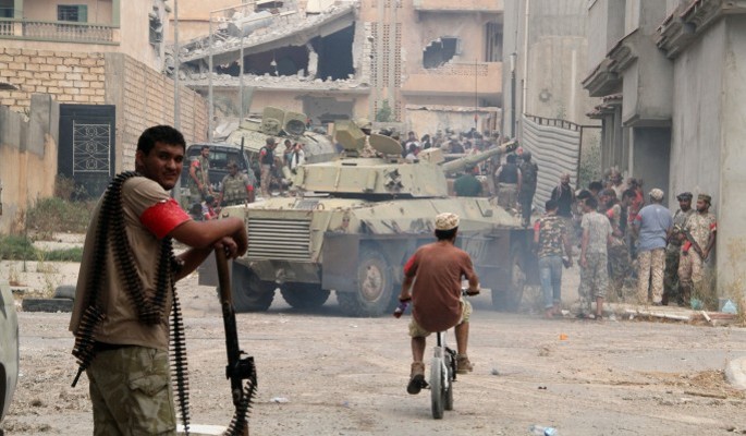 Лидер ливийских боевиков Карра перебрасывает наемников в Триполи под предлогом гуманитарных перевозок