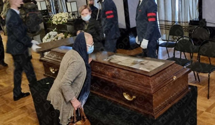 Рыжкова похоронят. Гроб Анастасии Вознесенской.