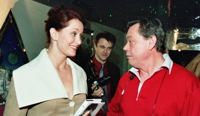 "Невозможно было не влюбиться": Кабо публично призналась в чувствах к Караченцову после слухов о романе