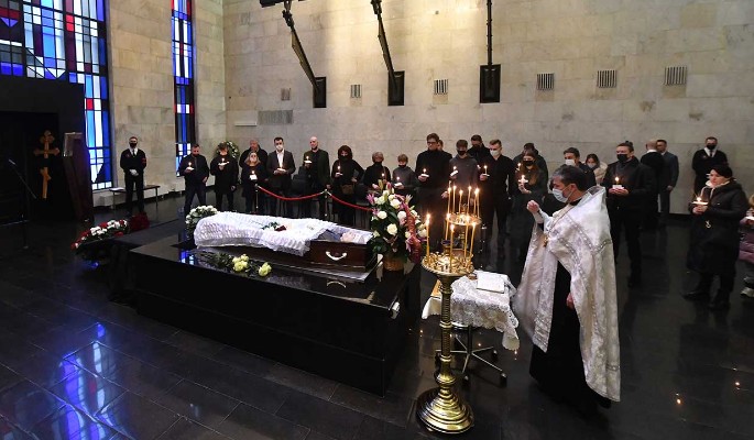 "Запрещено": Почему на похороны Куравлева все плюнули