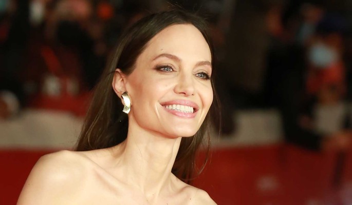 Возраст не щадит: Анджелина Джоли превратилась в заурядную пенсионерку
