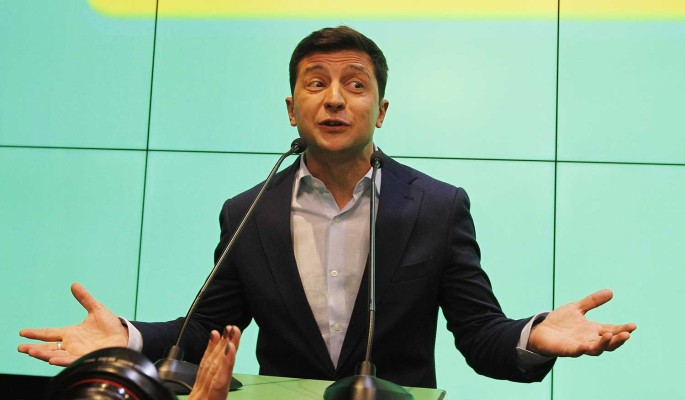 Экс-премьер Украины Азаров о поведении Зеленского: Он абсолютно неадекватен