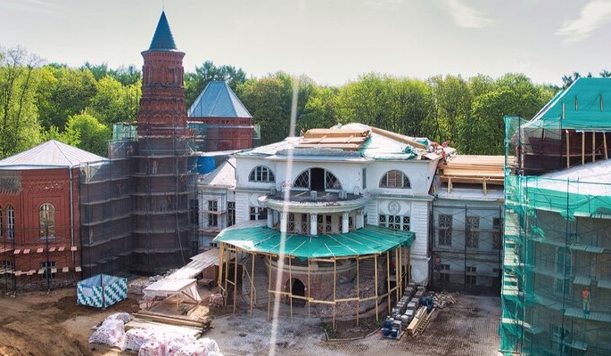 Реставрацию фасада главного дома усадьбы "Покровское-Стрешнево" завершат ко Дню города 
