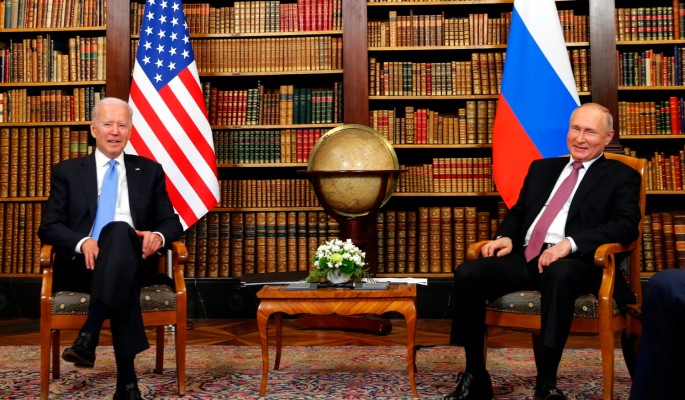 Ложь все более очевидна: американцы перестают верить свалившему все проблемы на Путина Байдену 