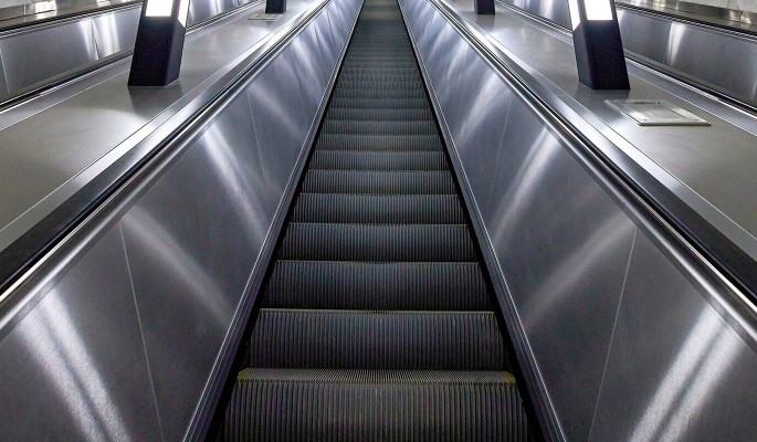С начала 2022 года в столичном метро отремонтировали более 90 эскалаторов 