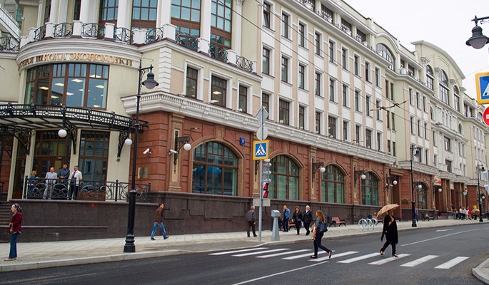 В Красносельском районе Москвы ликвидировали незаконные пристройки к историческому зданию 
