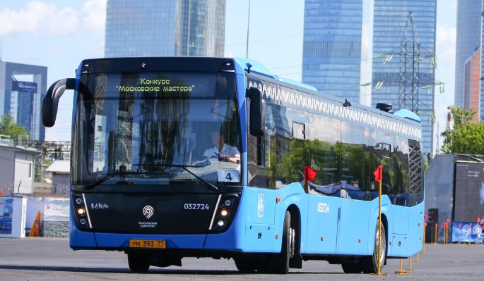 Московские автобусы оборудовали линейными маршрутными схемами