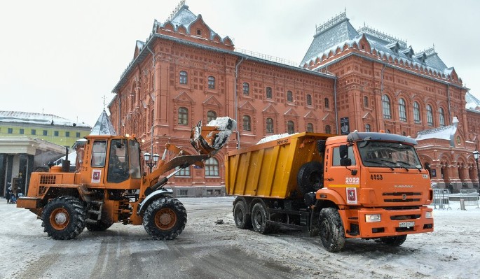 Коммунальная техника Москвы переведена на зимний режим работы