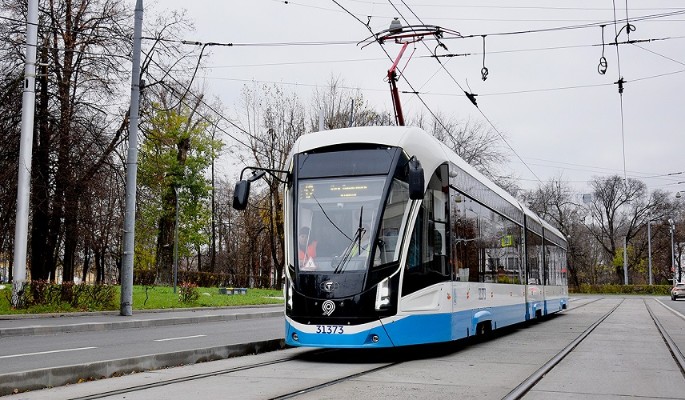 На некоторых дорожных участках Москвы обособят трамвайные пути