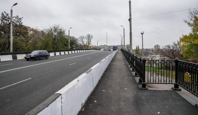 Комплекс городского хозяйства Москвы восстановил путепровод в центре Луганска