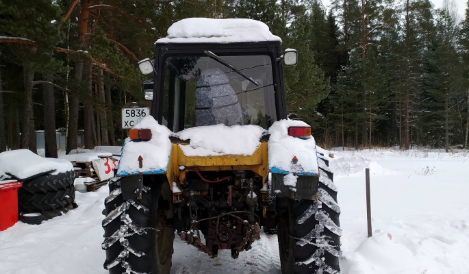 В Пермском крае трактор провалился под лед