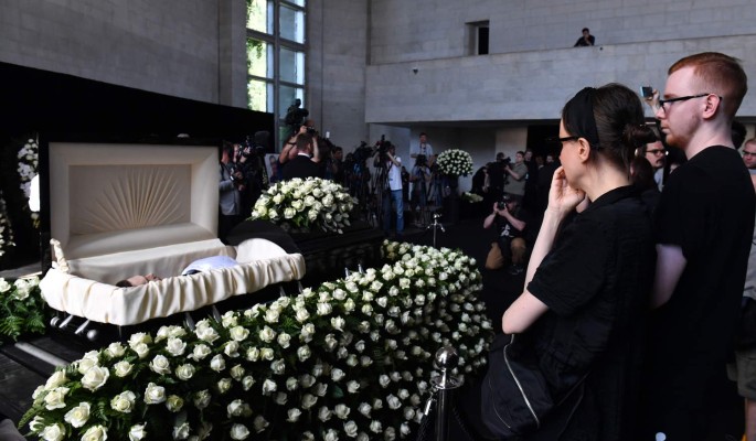 Трагические итоги года: Россия похоронила известных артистов