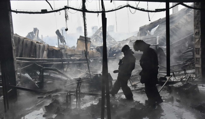 В Екатеринбурге загорелась нелегальная свалка