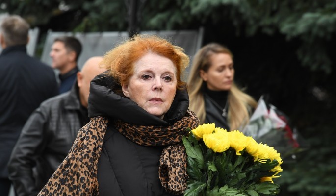 Не родила, но воспитываю: 76-летняя Новикова откровенно о новом походе в ЗАГС