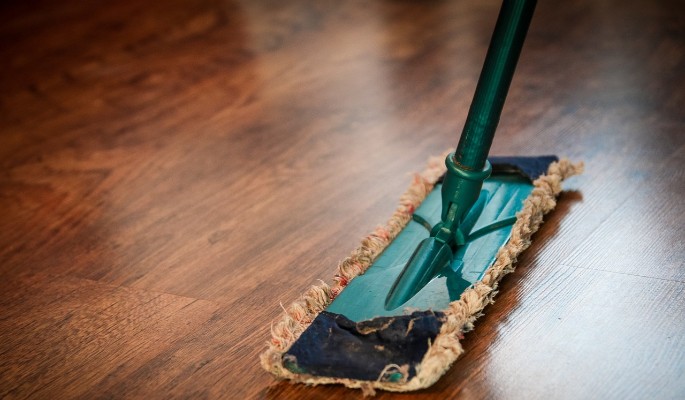 Как убирать квартиру реже и быстрее: советы от домохозяек