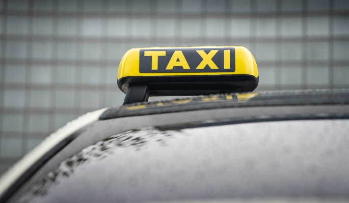 Сколько получает таксист в России: Зарплата раскрыта