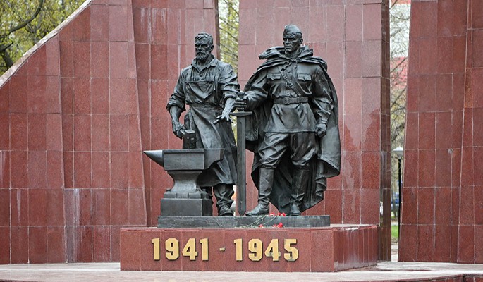 В Москве отремонтируют порядка 60 военных памятников в 2023 году