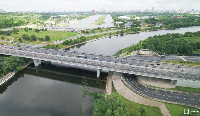 В Москве в 2023 году построят четыре автомобильных моста