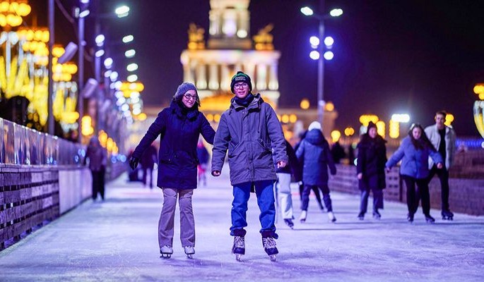 Катки с искусственным льдом откроются во всех округах Москвы