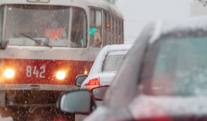 Пассажирка скончалась в трамвае в Екатеринбурге: детали происшествия