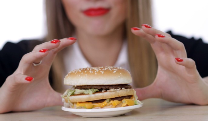 Названа главная опасность неправильного питания в подростковом возрасте