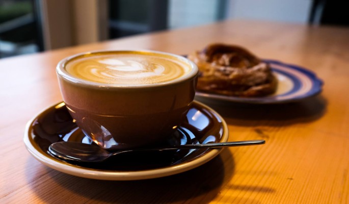 Сколько чашек кофе можно пить ежедневно: названа безопасная норма