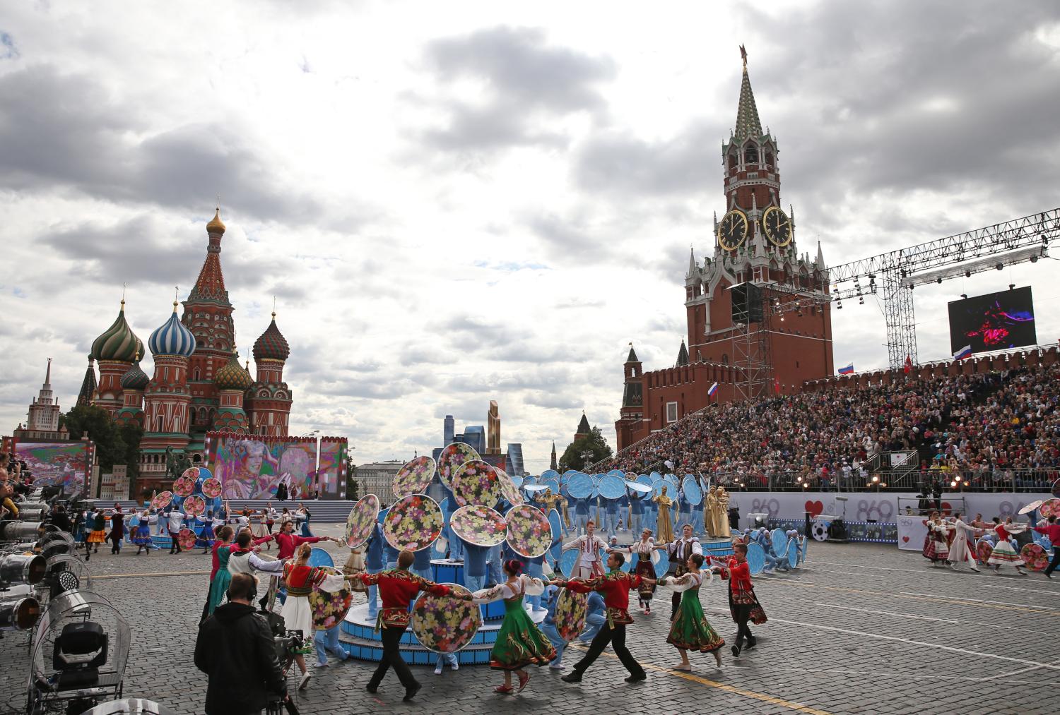 Сегодня на красной площади мероприятия в москве. Красная площадь праздник. День города красная площадь. Праздник на красной площади в Москве. Кремль праздник.