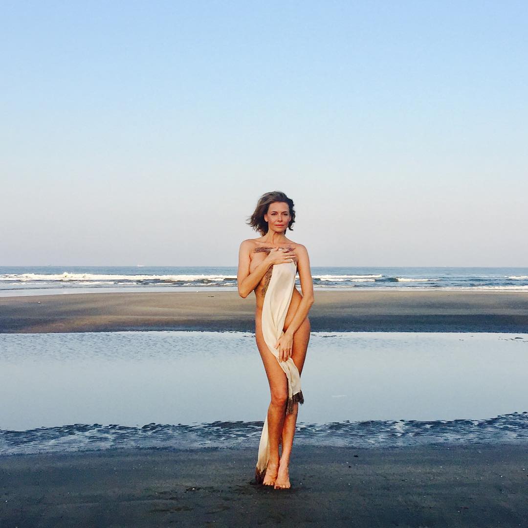 Завораживающий образ Екатерины Климовой в купальнике на прекрасном Бали