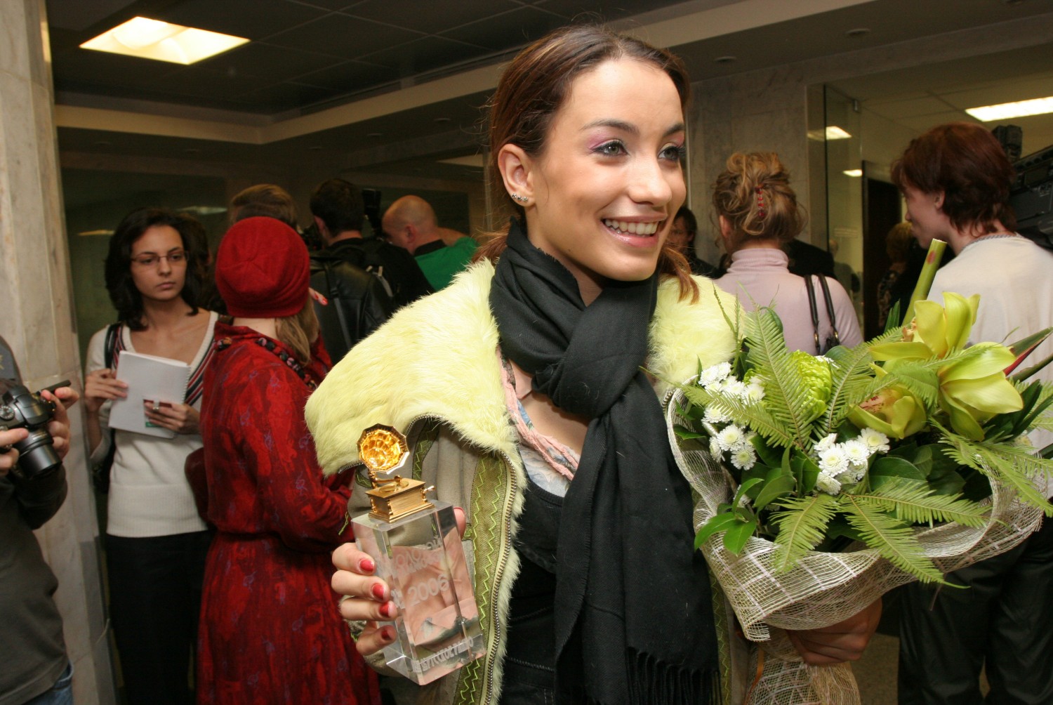 Полуголая Виктория Боня – Золотые (2011)