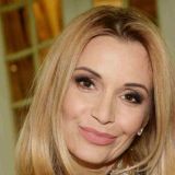 Обнажившаяся Орлова выставила напоказ свои кокосы