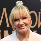 По следам Ротару: плюнувшую на Крым Вайкуле с почестями встречают в Кремле