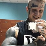 Татуированный сын Елены Яковлевой обнажился перед камерой 