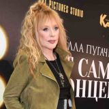 Пугачева появилась на публике с истощенным после болезни лицом 