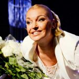 Волочкова в странном виде упала на грудь гастарбайтеру и расплакалась