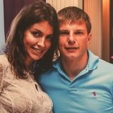 Андрей Аршавин гонит в шею бывшую жену с тремя детьми