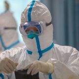 Перепуганные из-за коронавируса в России москвичи бьют тревогу после произошедшего в метро