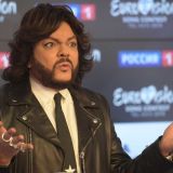 Обвешанного золотом Филиппа Киркорова поймали в компании шестерых монашек