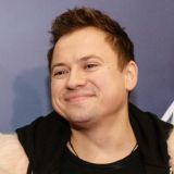 Вспомнившая об изменах экс-жена отнесла вещи звезды 