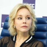 Скромница Зудина показала сочный бюст в новой серии 