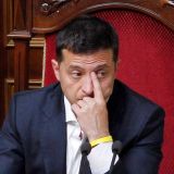 Зеленский пообещал бегущим от коронавируса украинцам роскошные особняки