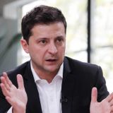 Зеленский в прямом эфире сбежал от кричащей женщины